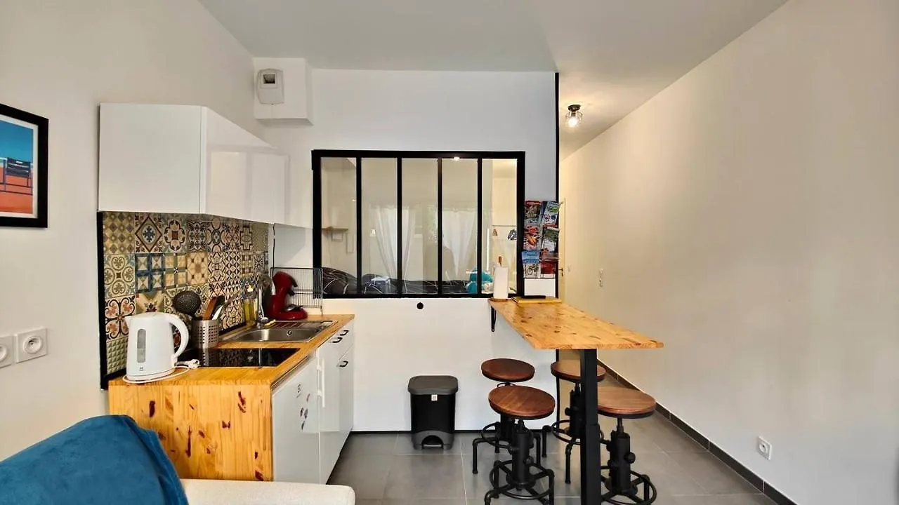 Alex Nice Studio Apartment