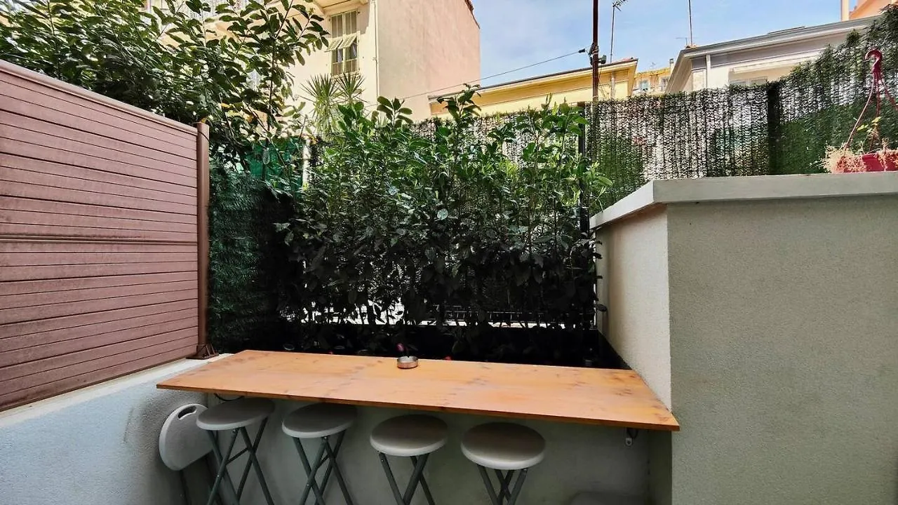 Alex Nice Studio Apartment